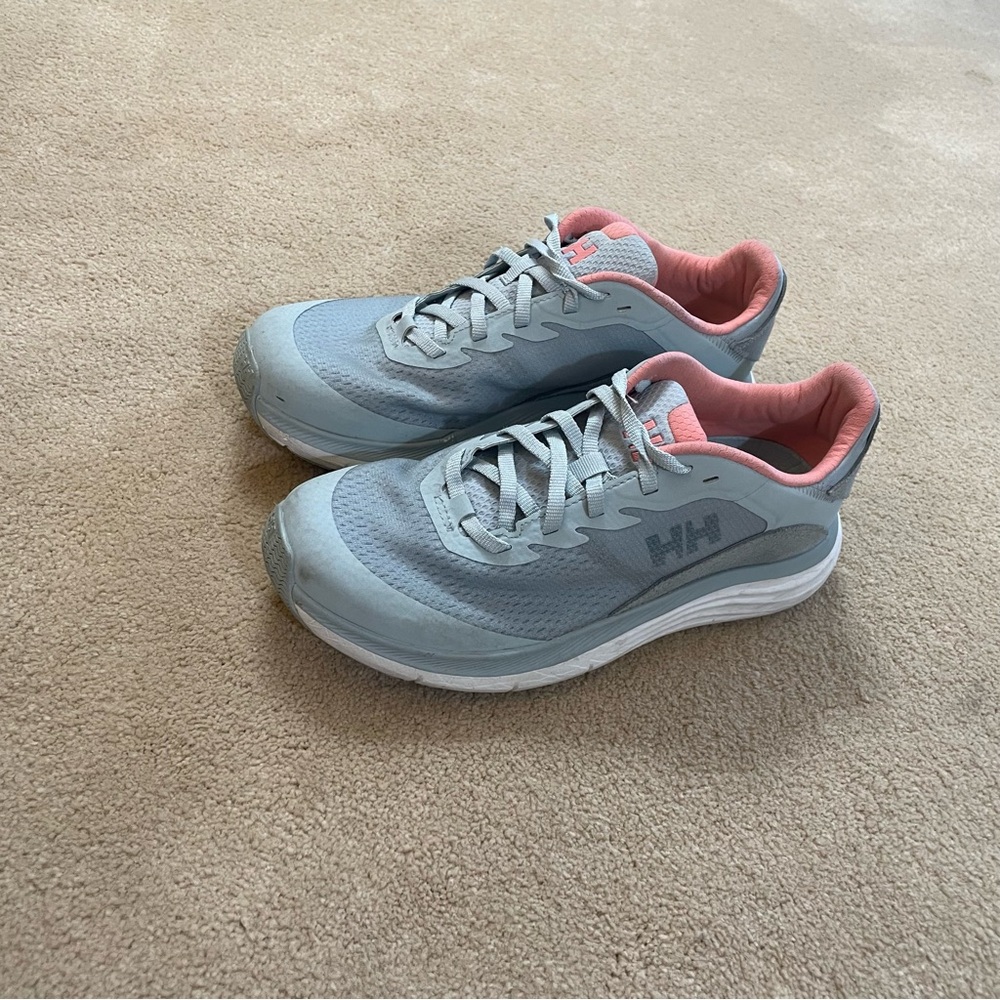 Helly Hansen Women's 7.5 Light Gray and Pink Athletic Sneakers
